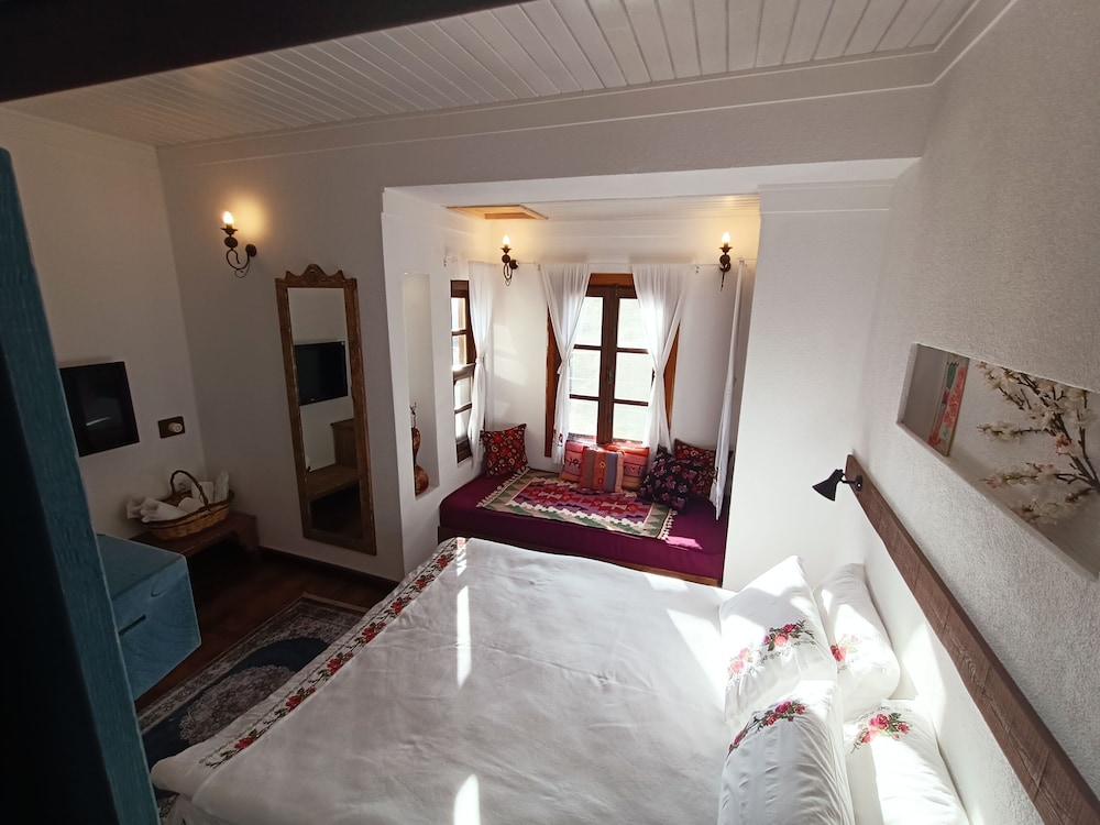 Comfort Triple Room, Multiple Beds, Non Smoking, Mountain View photo 2