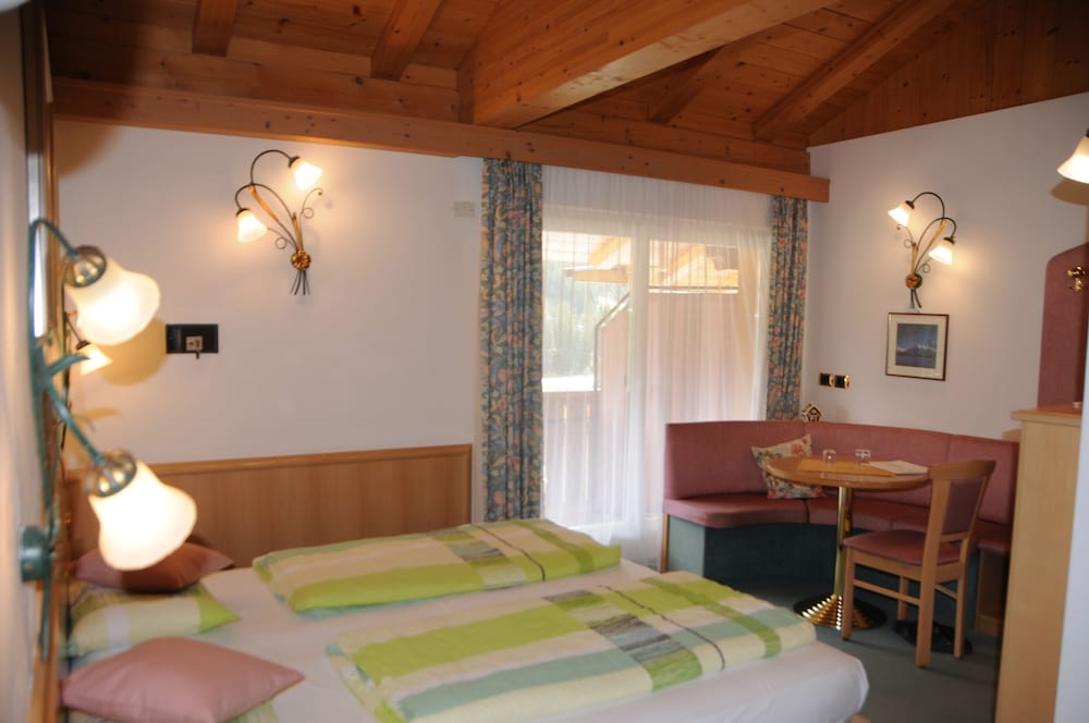 Classic Room, Balcony (3 pax) photo 3