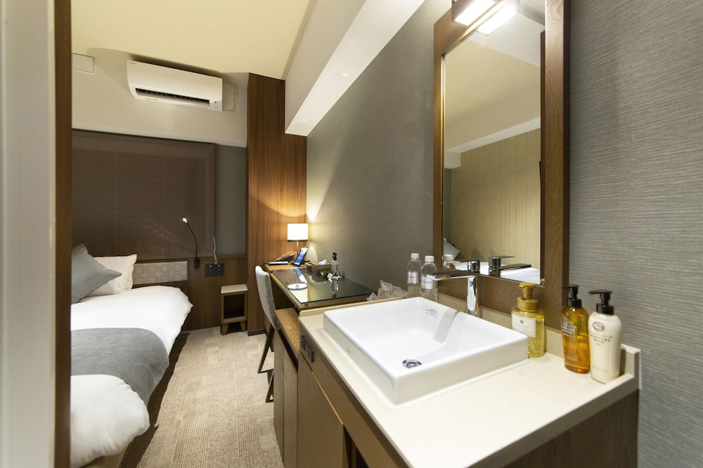 Standard Double Room, Non Smoking - Photo 11