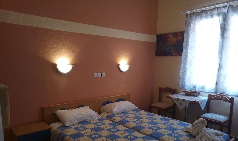 Basic Double Room photo 3
