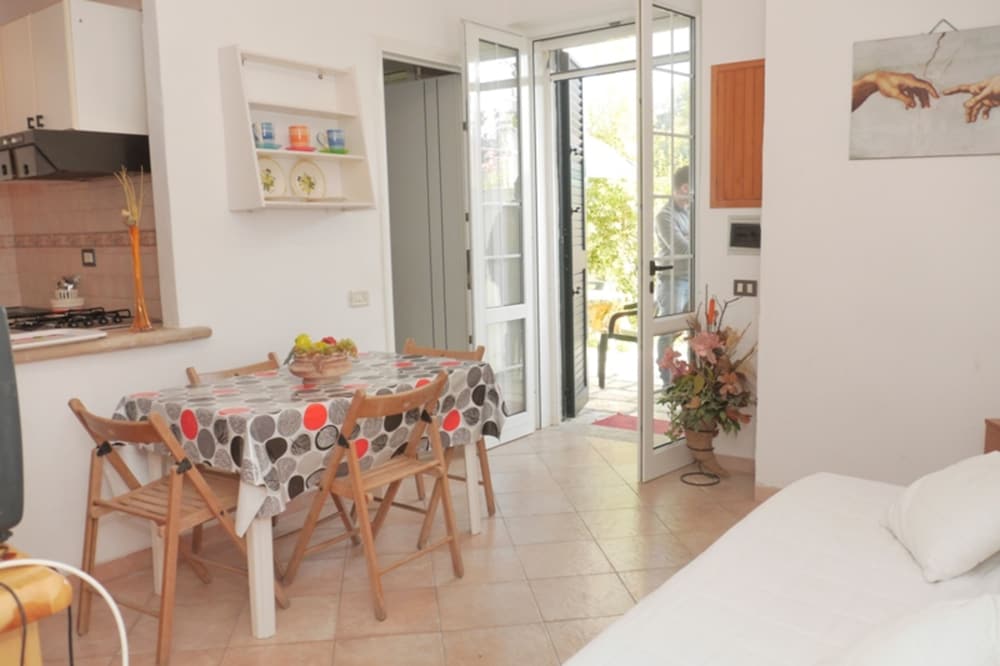 Villa, 2 Bedrooms, Patio, Garden View