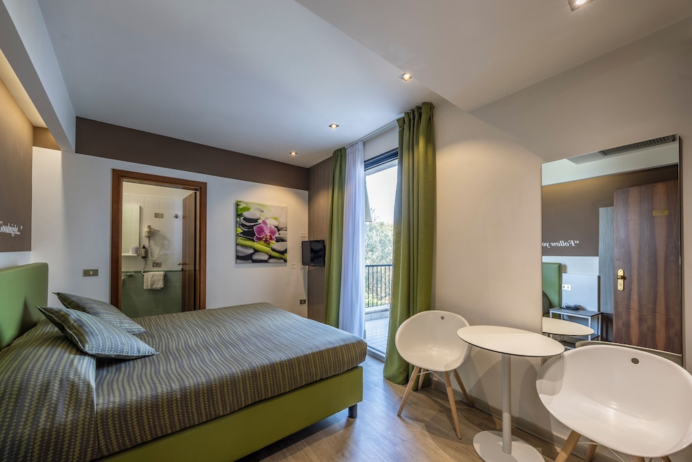 Double or Twin Room, Balcony, Pool View - Photo 6