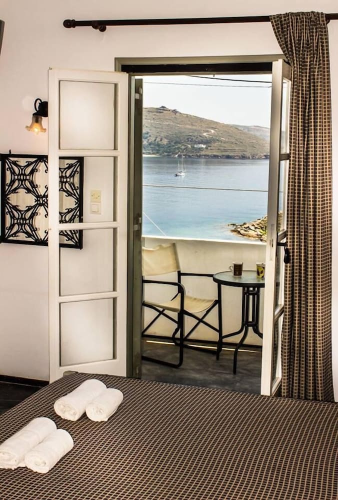 Studio, Sea View (3 Adults) photo 3