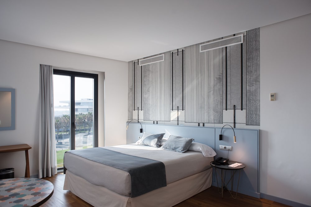 Junior Suite, 1 Queen Bed with Sofa bed, Sea View - Photo 7