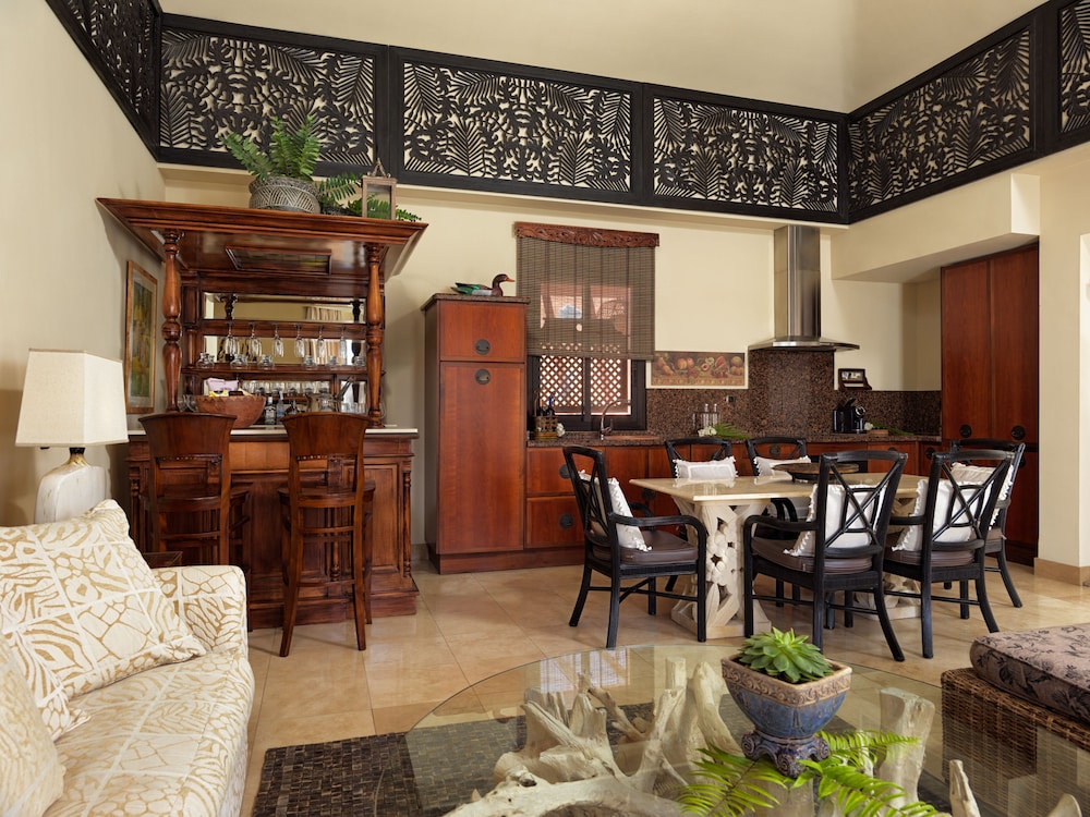 3 bedroom Royal Villa (with private heated pool)