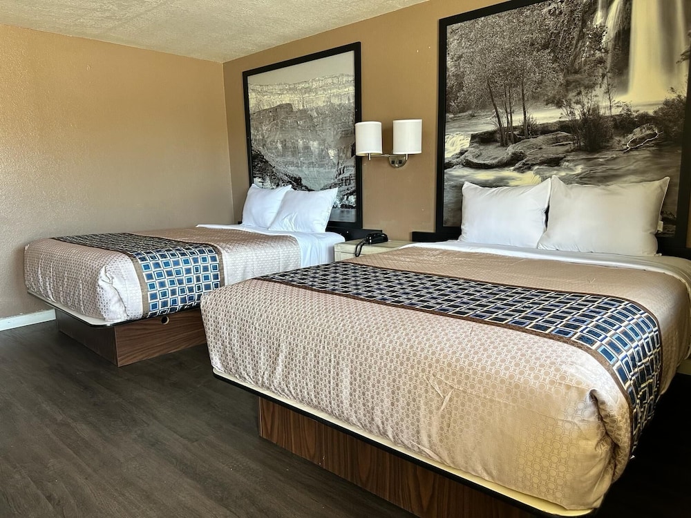 Standard Room, 2 Queen Beds, Non Smoking photo 3