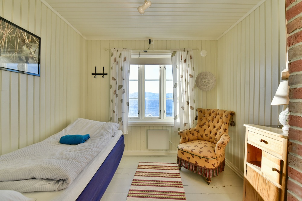 Basic Single Room - Photo 1
