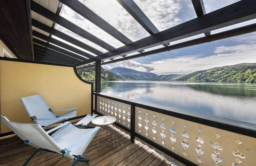 Large Junior Suite, Lake View, Lakeside photo 3