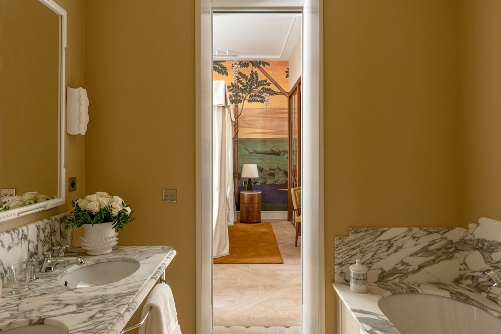 Prestige Suite photo 2