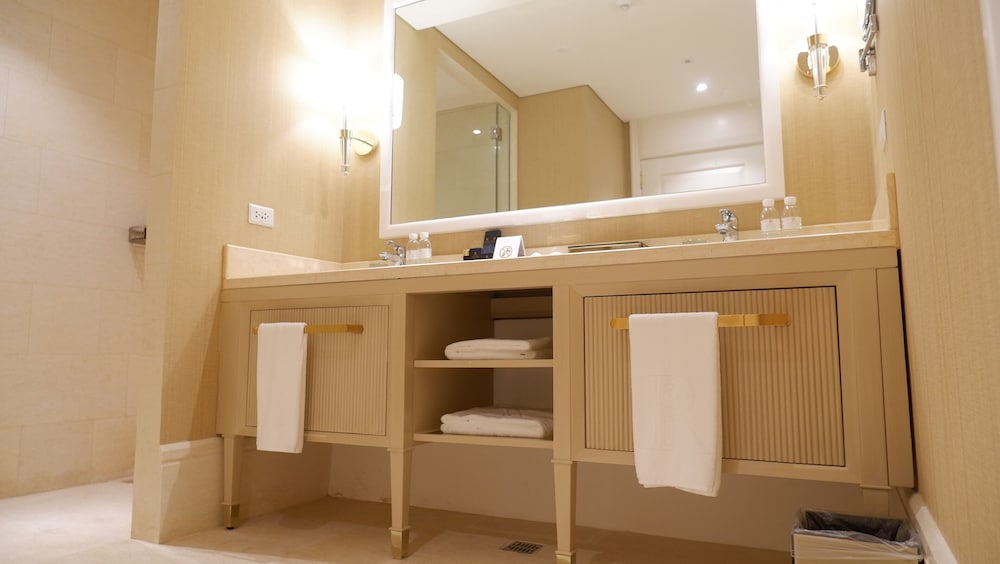 Premium Twin Room - Premium Tower photo 3