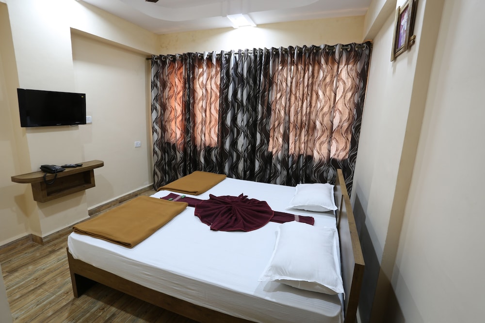 Deluxe Non A/C Room