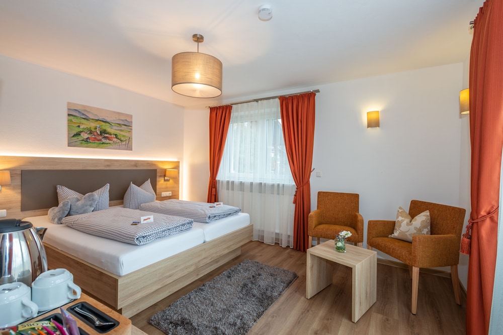 Superior Double Room, 1 King Bed, Balcony, Mountain View photo 3