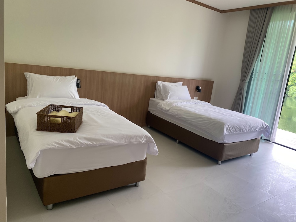 Deluxe Twin Room - Photo 18