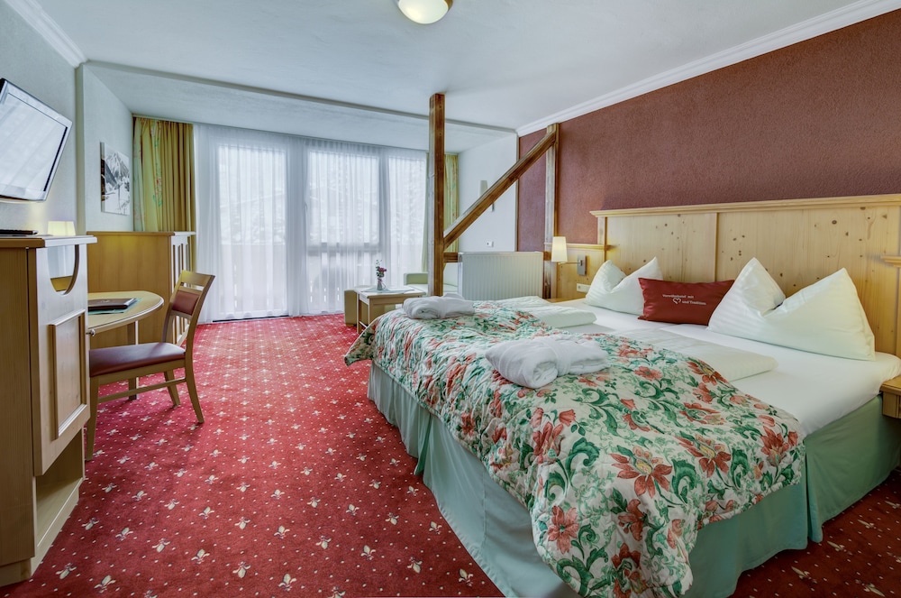 Comfort Double Room, Balcony, Mountain View photo 1