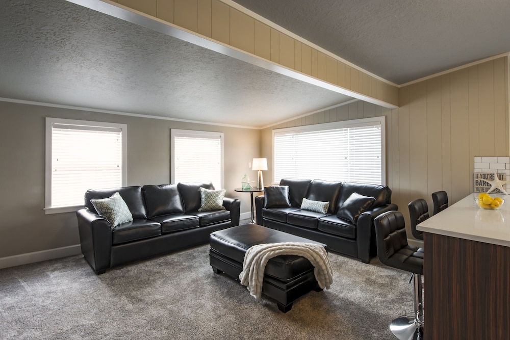 Deluxe Condo, 2 Bedrooms, Kitchen, Ocean View photo 1