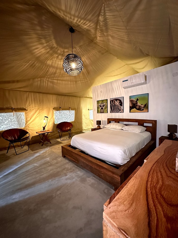 Basic Room, Ensuite