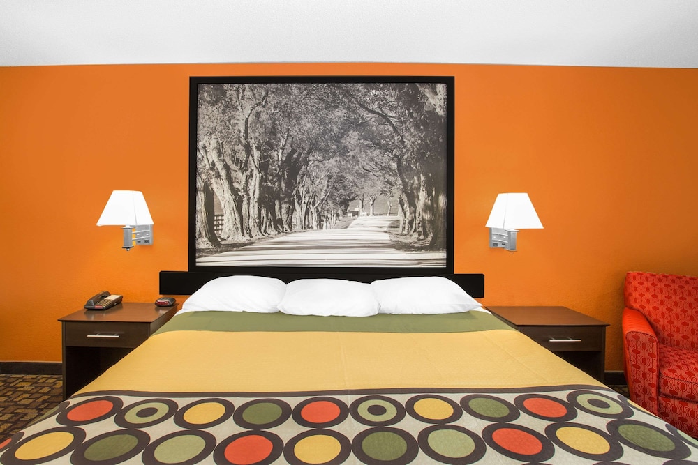 Room, 1 Queen Bed, Microwave photo 1