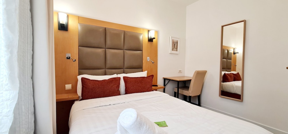 Economy Double Room photo 2