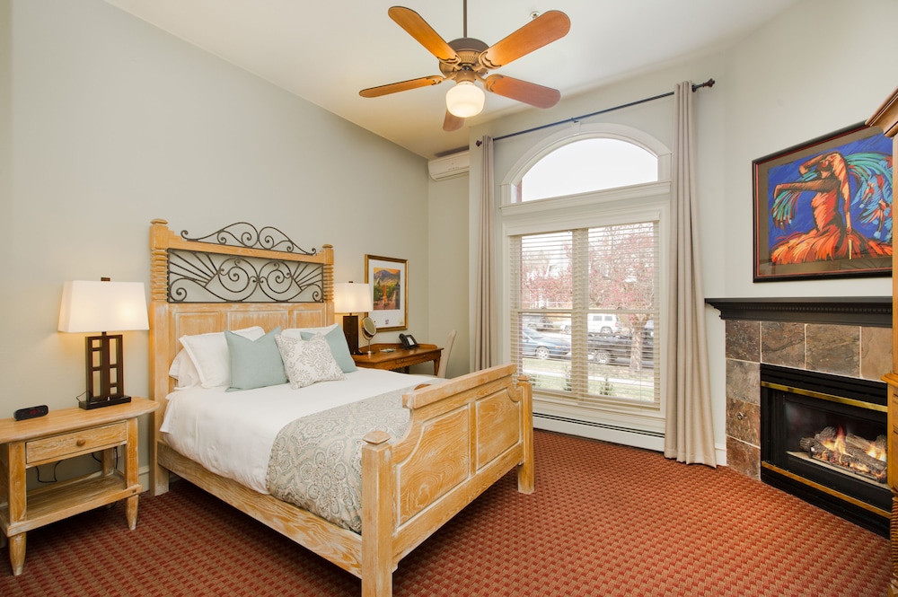 Premier Double Room, 1 Queen Bed photo 3