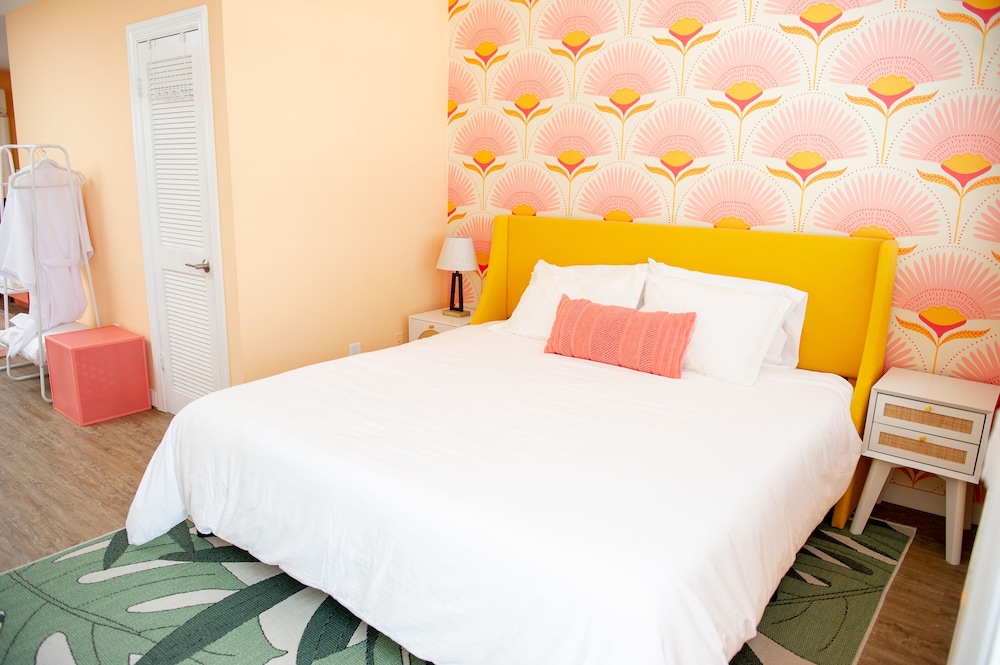 Queen Room Gulf Front photo 1