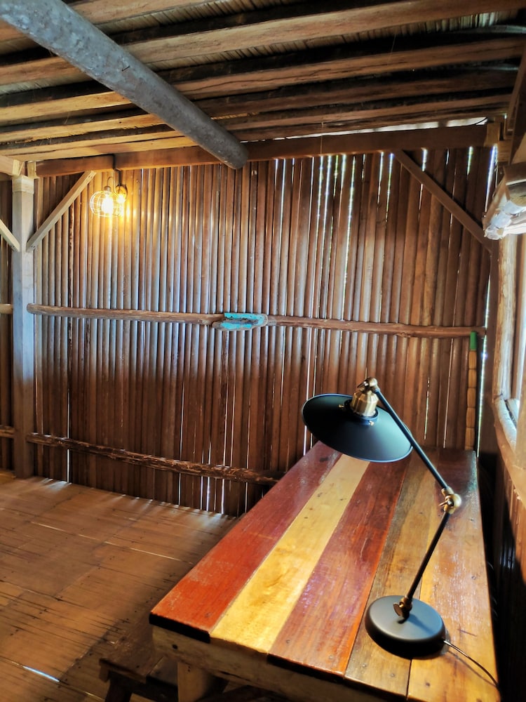Deluxe Room, Ocean View, Beachfront photo 2