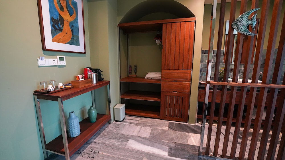 Luxury Room, Pool View photo 3