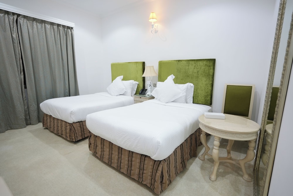 Classic Twin Room, City View photo 3