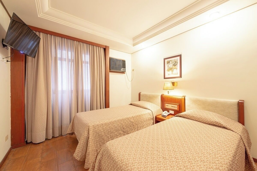 Standard Twin Room - Photo 2