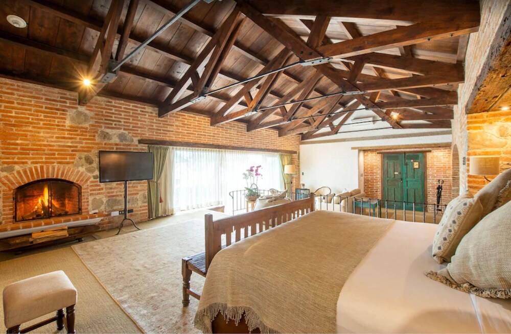 Suite (All rooms are different) - Photo 1