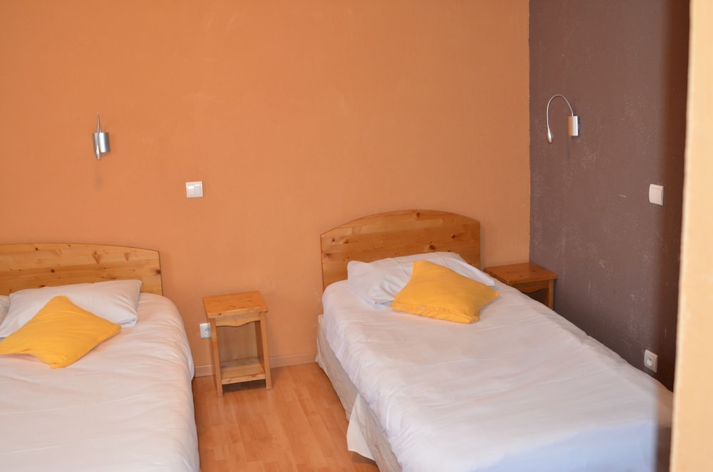 Triple Room, Multiple Beds, Non Smoking photo 3