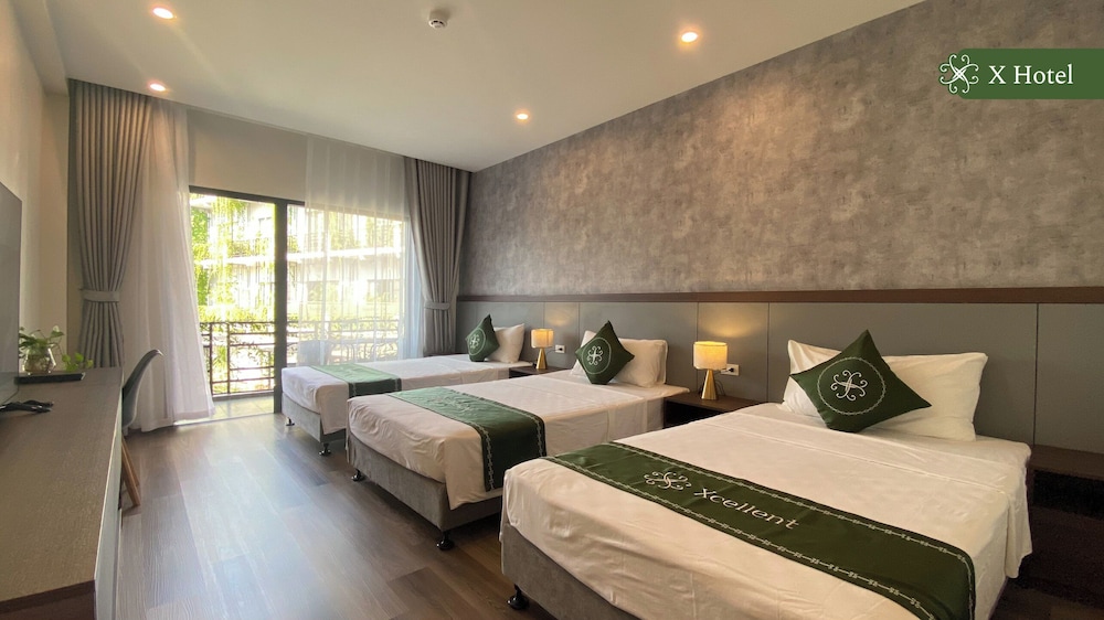 Business Triple Room, Pool View photo 1