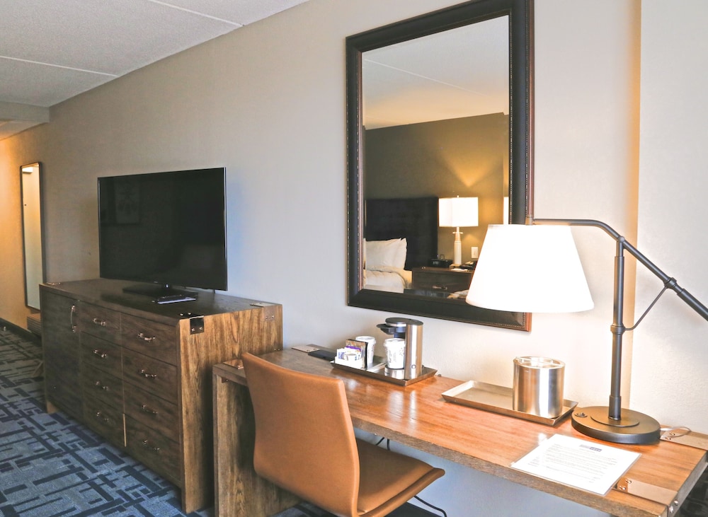 Standard Room, 2 Queen Beds - Photo 3