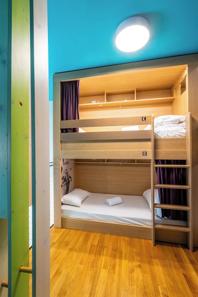 Quadruple Duplex Room - Photo 3
