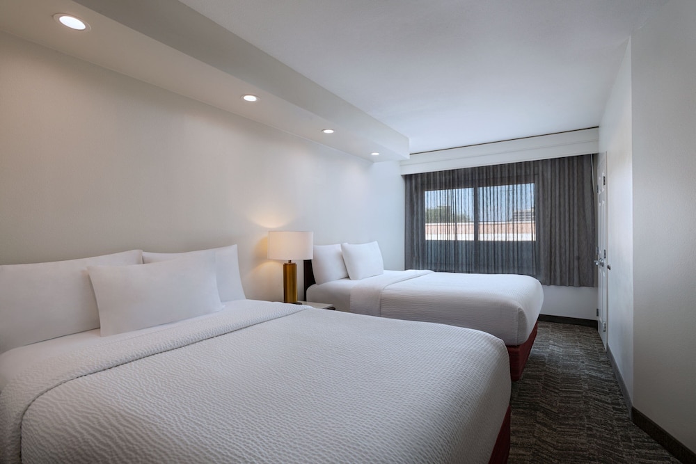 Suite, Multiple Beds