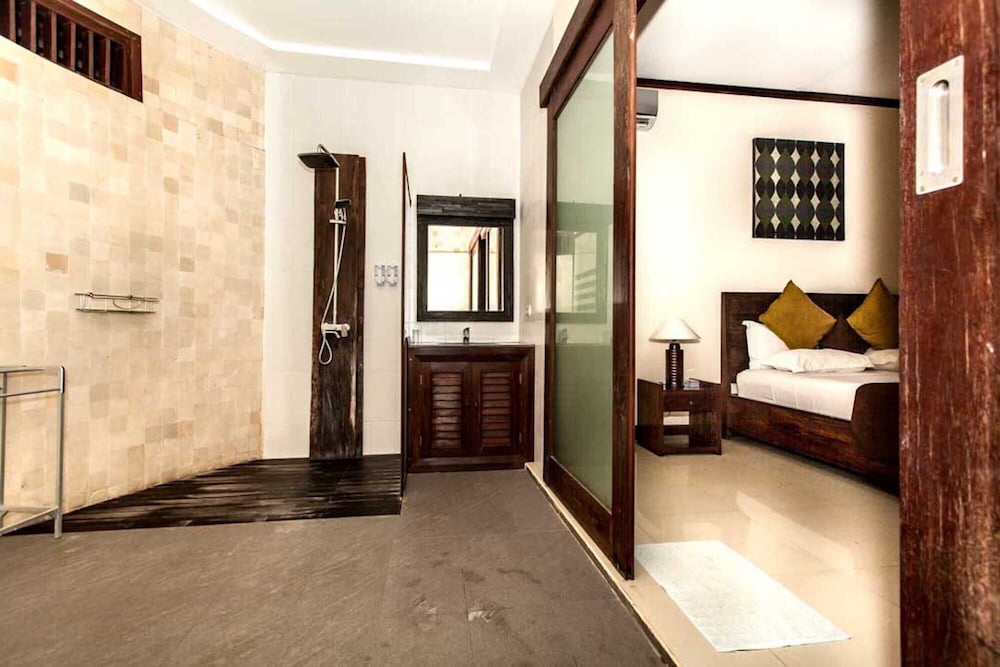Deluxe Double Room, 1 King Bed photo 3