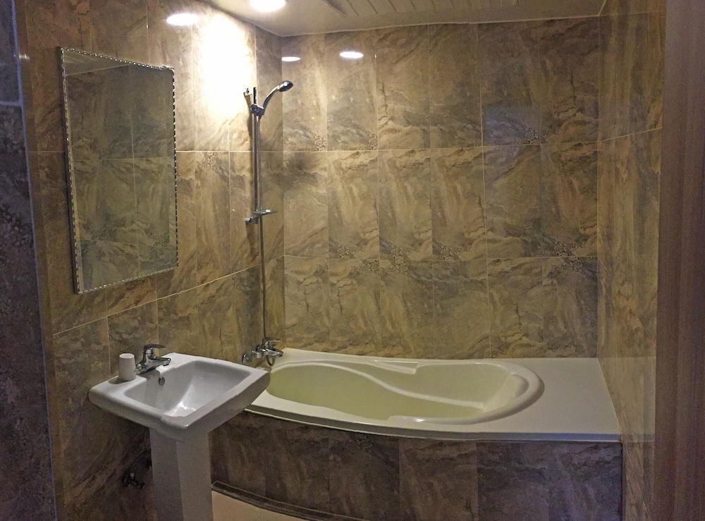 Deluxe Twin Room (for 3 persons) - Photo 5