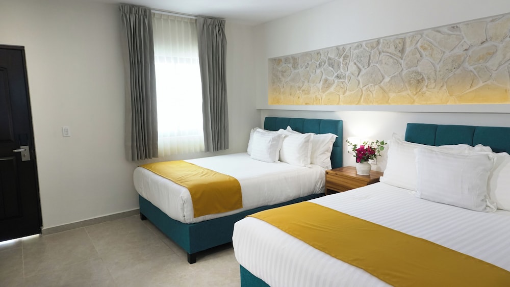 Standard Double Room, 2 Queen Beds, Pool View