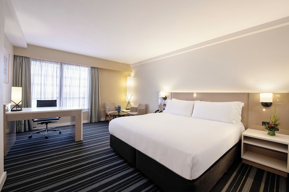 King Guest Room High Floor - Photo 5