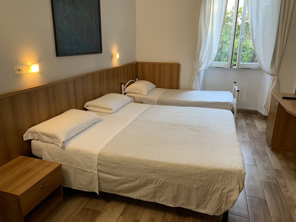 Triple Room photo 2