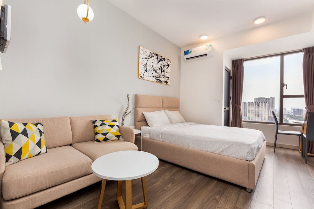 Standard Studio, 1 Queen Bed, City View photo 2
