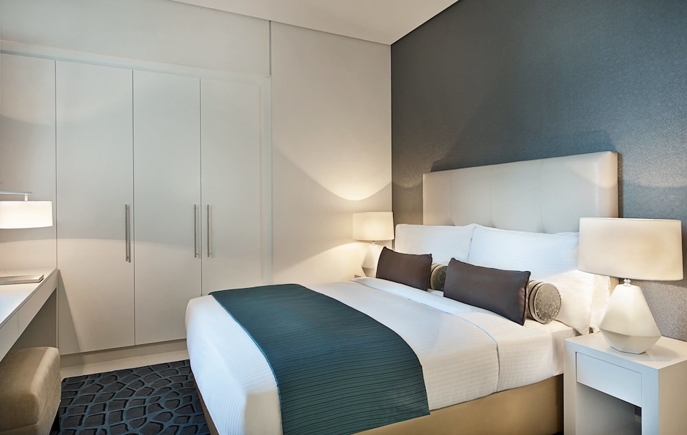 Suite, 1 Bedroom (Downtown view)