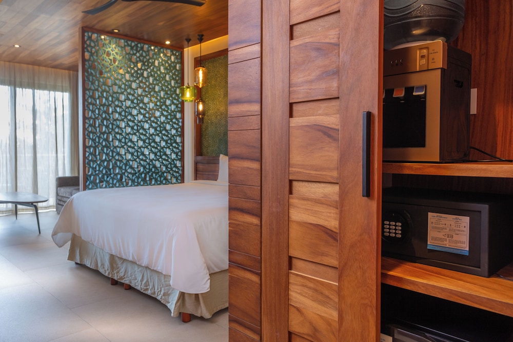 Platinum King Junior Suite - Photo 2