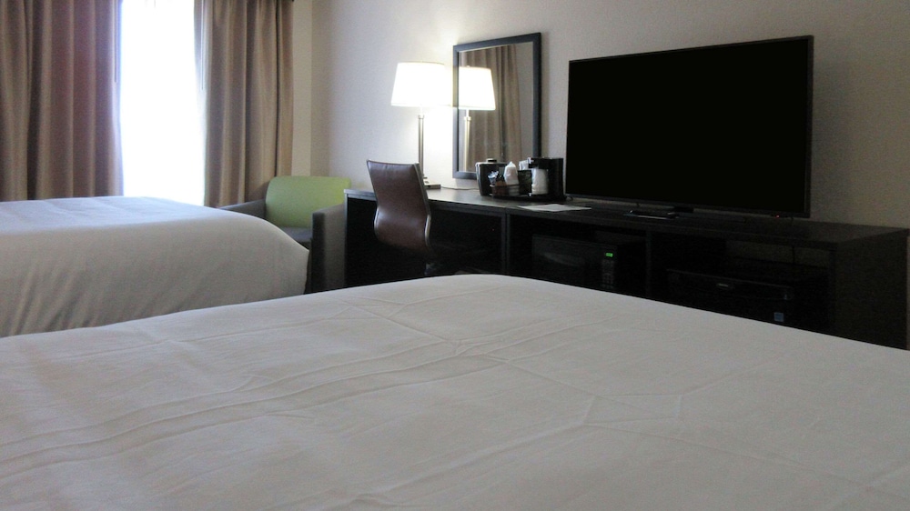 Room, 2 Queen Beds, Accessible, Non Smoking - Photo 2