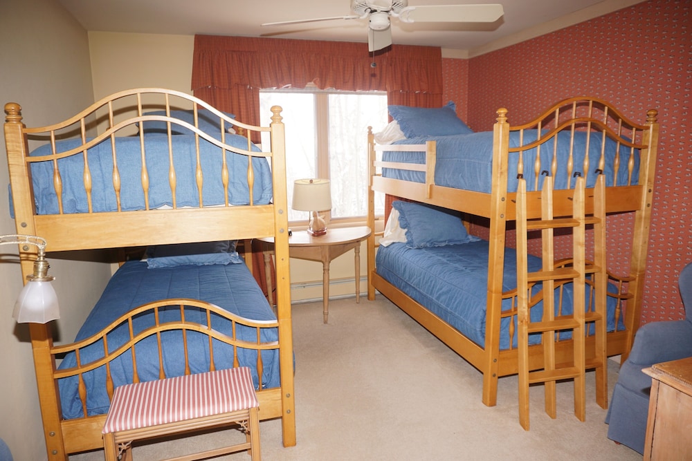 House, 6 Bedrooms photo 2