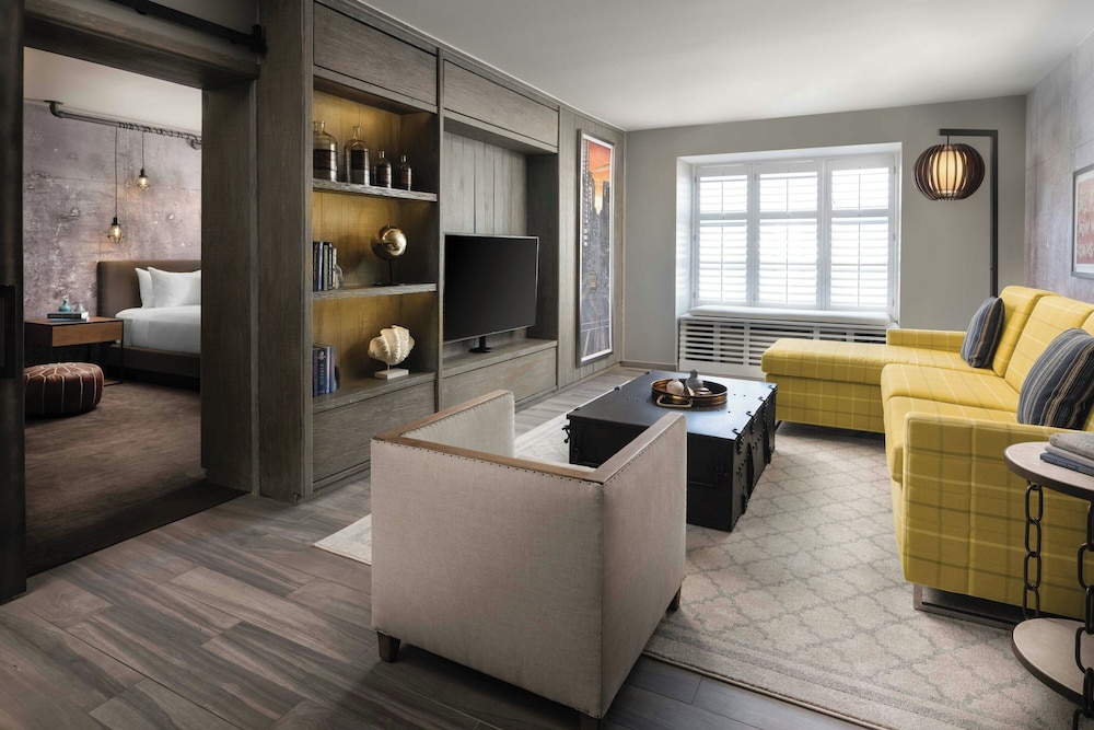 Suite, 1 Bedroom, Courtyard View - Photo 1