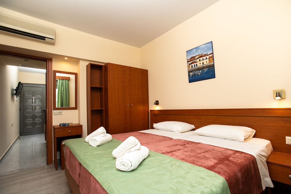 Deluxe Apartment photo 2