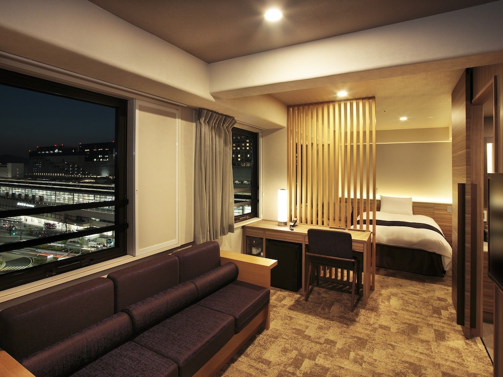 Deluxe Twin Room, Non Smoking  (Renovation: Noise 8:00-18:00, Jan 5-Sep 30, 2026) photo 2
