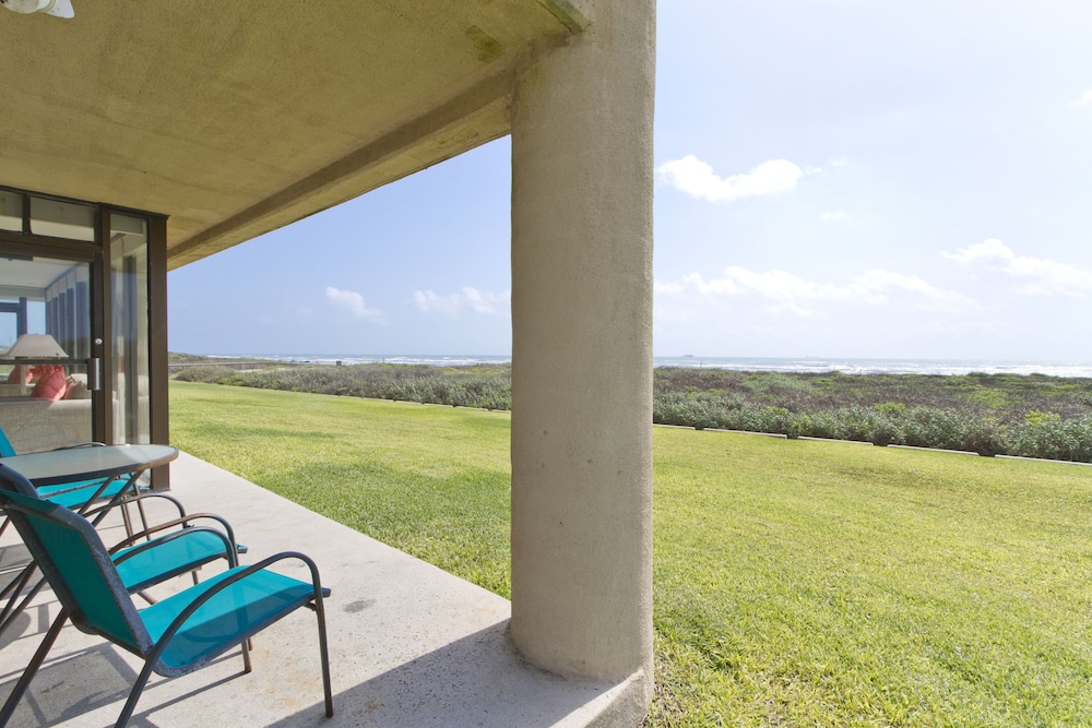 Condo, 3 Bedrooms, Beach View, Ground Floor (#5) photo 3