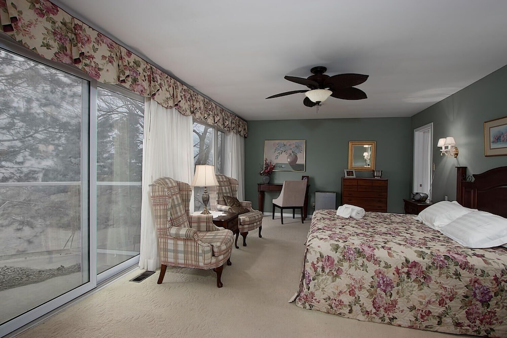 Deluxe Room, Balcony, Lake View photo 2