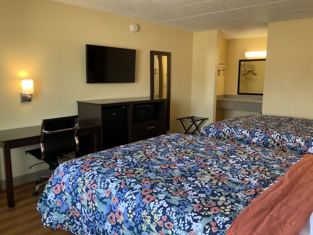 Double Queen Room - Photo 3